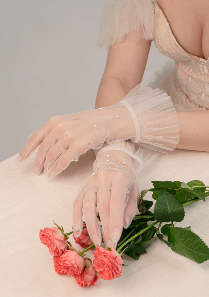 Свадебное платье Перчатки с бусинами и оборкой , 