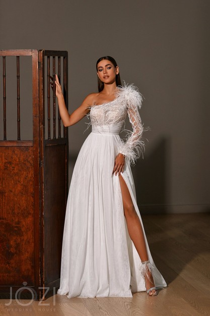 Gabbiano. Свадебное платье Плюм. Коллекция Allure 