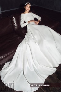 Свадебное платье Фелина А-силуэт, Со шлейфом, С рукавами, Простые, Закрытые, Атласные