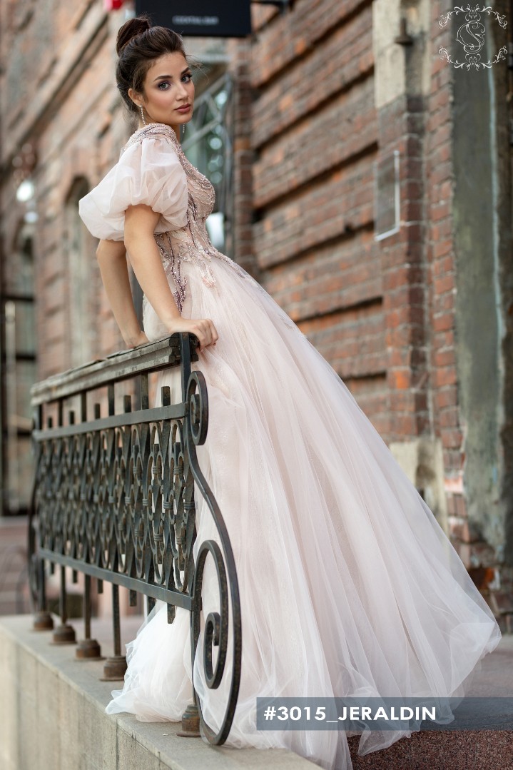Свадебное платье Джералдин А-силуэт, Закрытые, С рукавами, Цветные